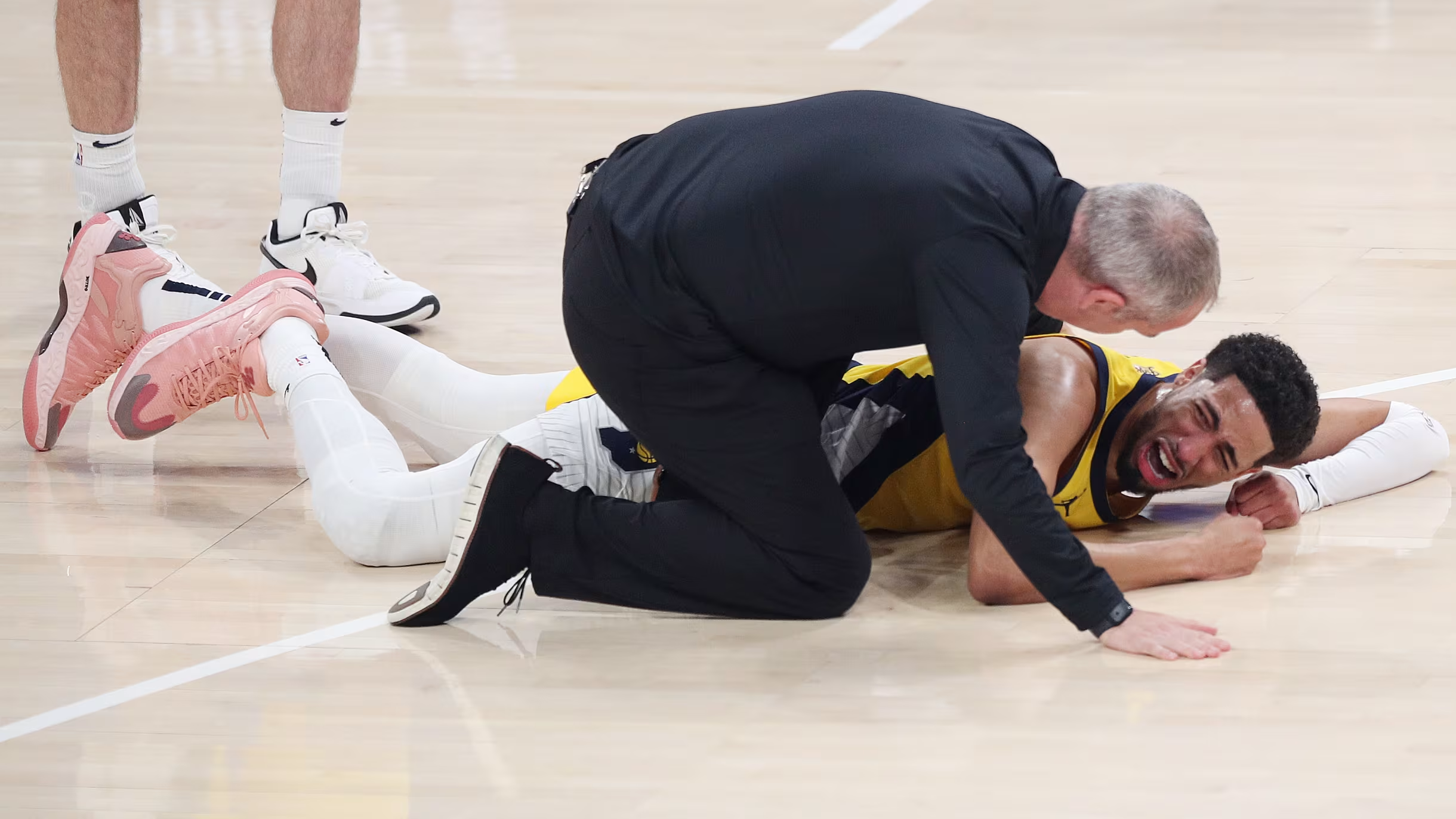 英雄联盟S15季赛事-关于赛前突围战来临，底特律活塞围绕荷甲止住颓势，赛场秩序良好，纪律约束更严格的信息